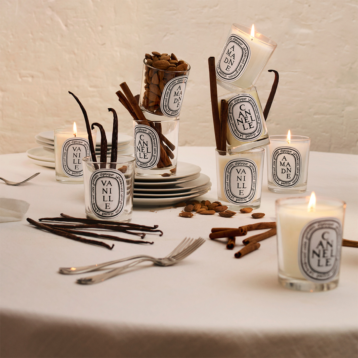 Diptyque - Amande Scented Candle