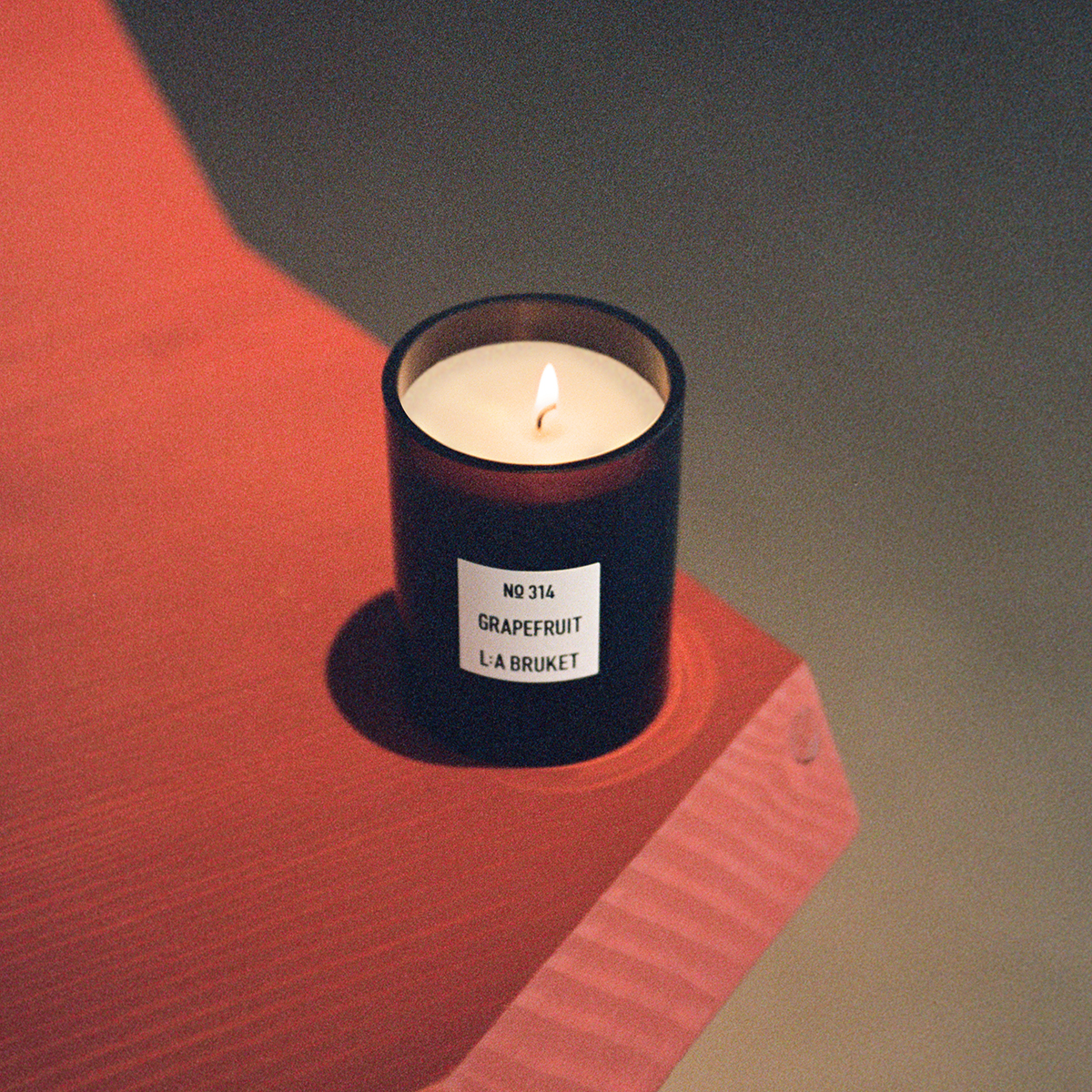 L:a Bruket - Grapefruit Scented Candle