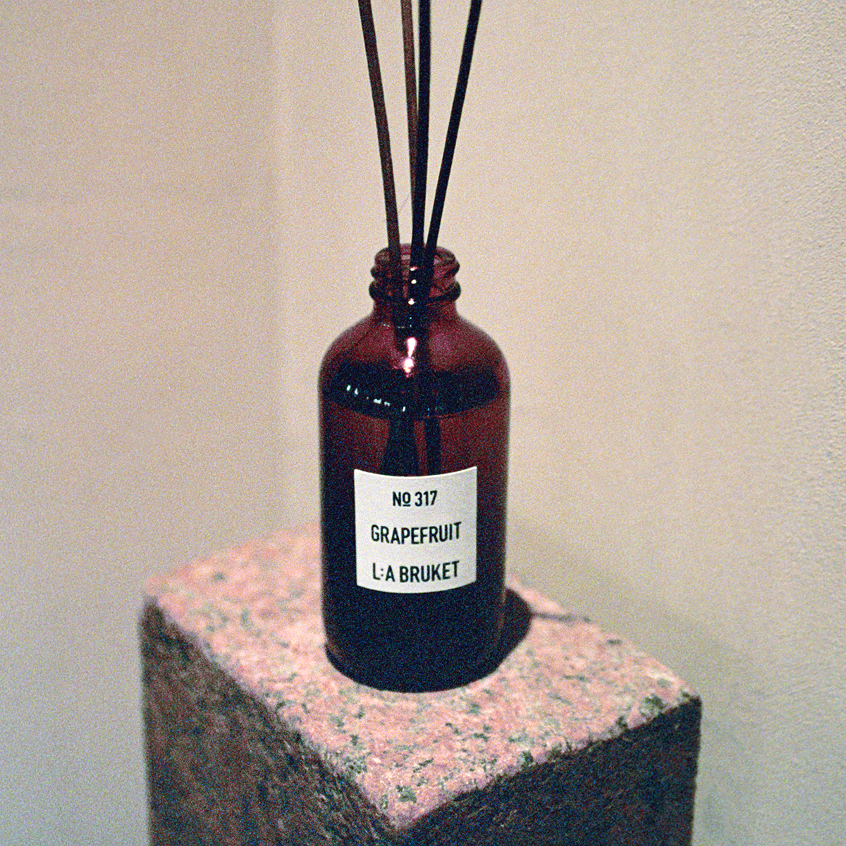 L:a Bruket - 317 Room Diffuser Grapefruit