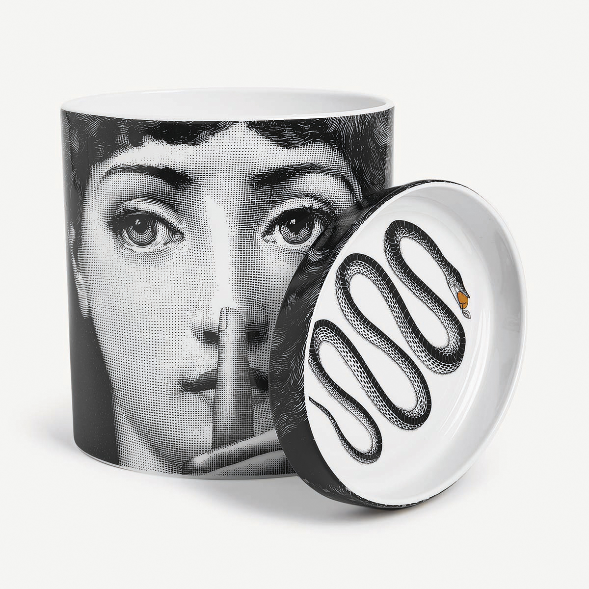 Fornasetti Profumi - Nel Mentre Scented Candle Mascherina